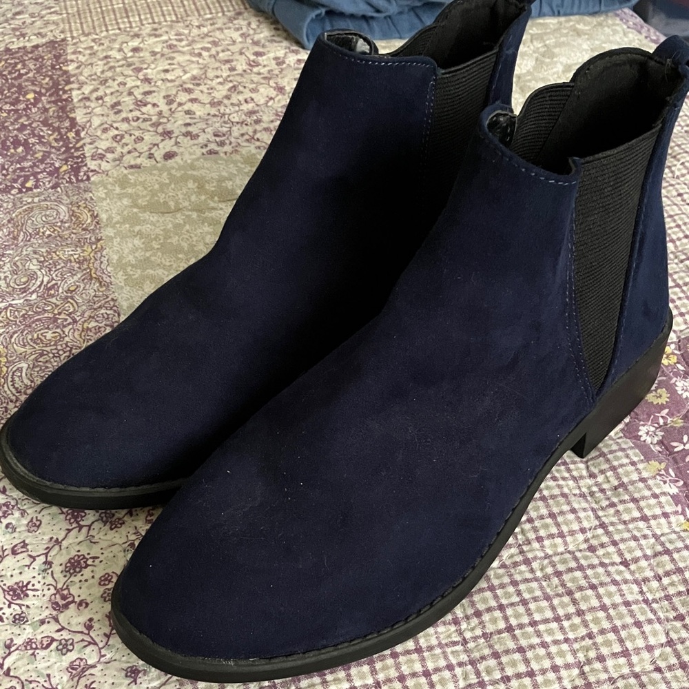 City Streets Navy Ankle Boots Like New